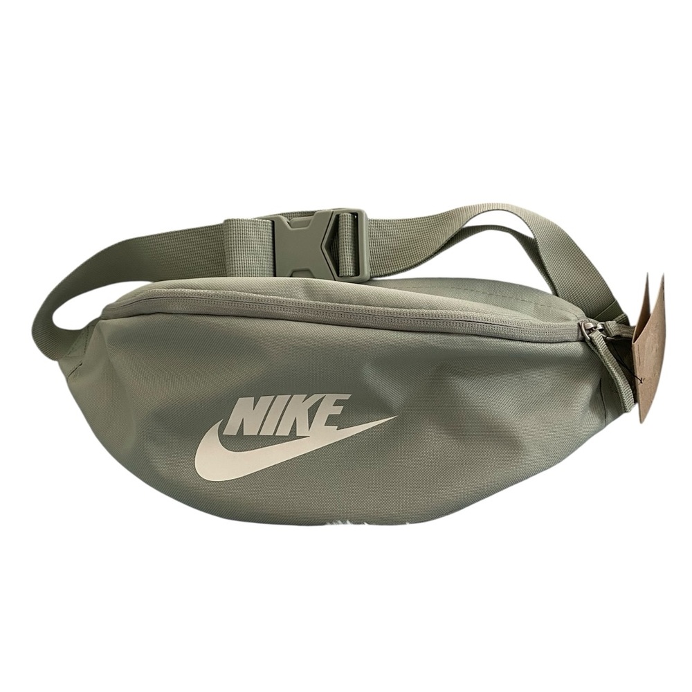 NIKE Unisex Heritage Hip Pack in Mint Foam